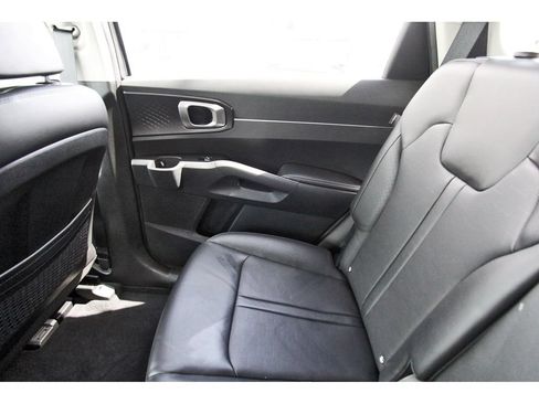 Used 2024 Kia Sorento S w/ Panoramic Sunroof Package FWD image 15