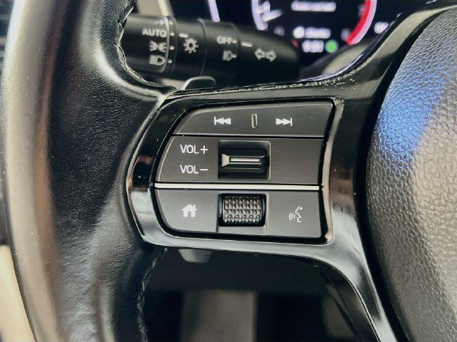 Used 2023 Honda Pilot Touring image 17