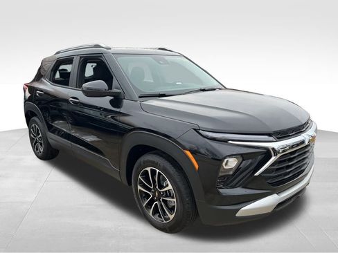 New 2025 Chevrolet TrailBlazer LT w/ Convenience Package image 3