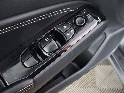 Used 2023 Nissan Altima 2.5 SV w/ SV Premium Package FWD image 39