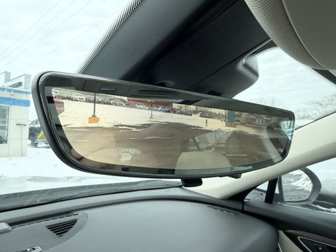 Used 2023 Buick Envision Avenir image 19