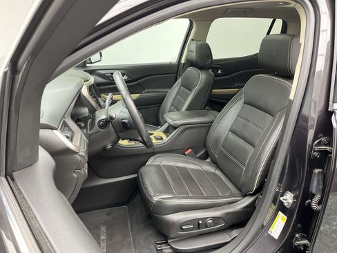 Used 2017 GMC Acadia Denali w/ Technology Package AWD/4WD image 10