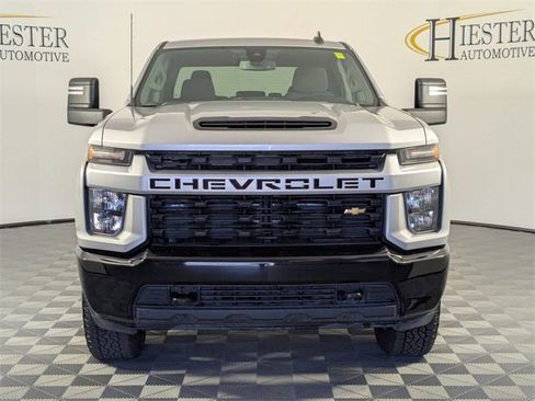 Used 2023 Chevrolet Silverado 2500 Custom w/ Custom Value Package image 3