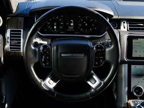 Used 2018 Land Rover Range Rover HSE image 12