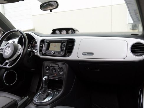 Used 2013 Volkswagen Beetle TDI FWD image 7