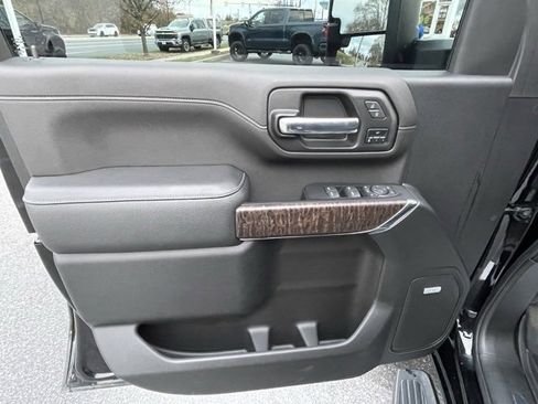 Used 2023 GMC Sierra 3500 Denali image 32
