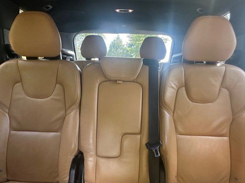 Used 2017 Volvo XC90 T6 Momentum w/ Vision Package image 37