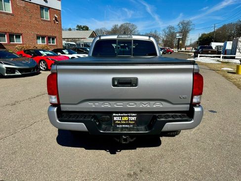 Used 2016 Toyota Tacoma TRD Sport w/ Exterior Package image 7