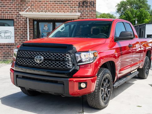 Used 2019 Toyota Tundra SR5 w/ SX Package AWD/4WD image 1