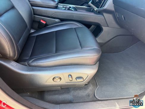 Used 2024 GMC Acadia Elevation AWD/4WD image 10
