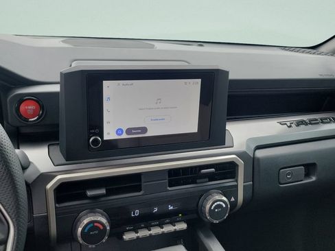 Certified 2025 Toyota Tacoma TRD Off-Road AWD/4WD image 14