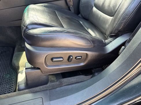 Used 2014 Ford Explorer XLT w/ Equipment Group 202A AWD/4WD image 19