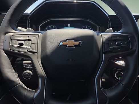 Used 2025 Chevrolet Silverado 1500 High Country AWD/4WD image 25
