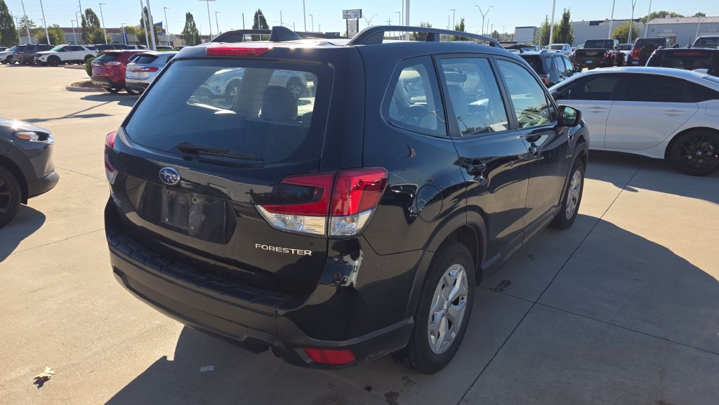 Used 2021 Subaru Forester AWD/4WD image 5