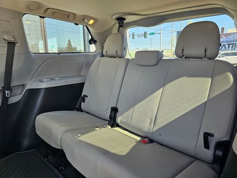 Used 2017 Toyota Sienna Limited Premium AWD/4WD image 19