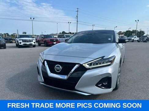 Used 2020 Nissan Maxima Platinum w/ Sport Mat Group FWD image 2