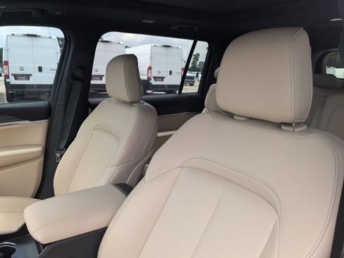 Used 2025 Jeep Grand Cherokee L Limited w/ Black Appearance Package image 14