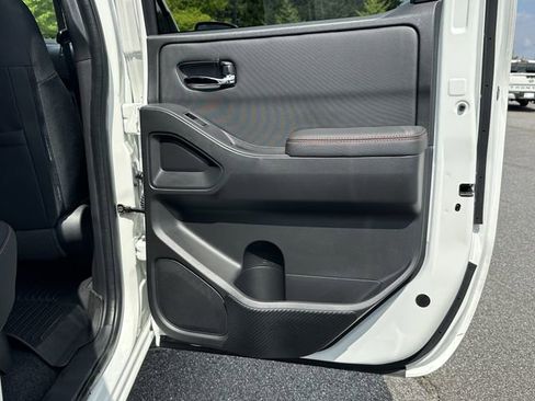 Certified 2024 Nissan Frontier PRO-4X w/ Technology Package AWD/4WD image 18