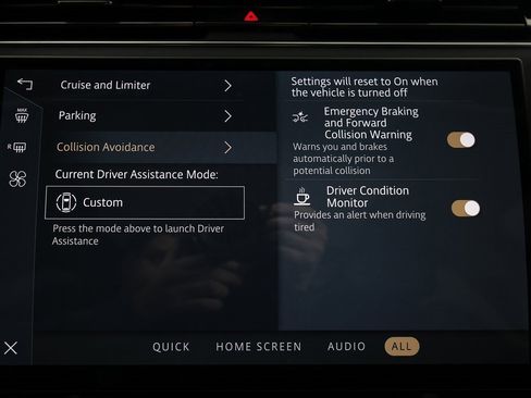 Used 2025 Land Rover Range Rover SE image 33