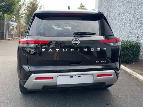 Certified 2023 Nissan Pathfinder SL image 9
