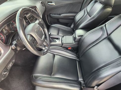 Used 2019 Dodge Charger SXT w/ Blacktop Package RWD image 13