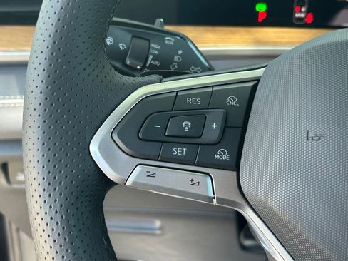 New 2026 Volkswagen Tiguan SEL R-Line AWD/4WD image 24