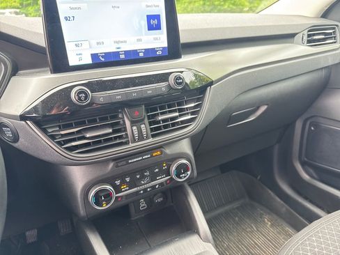Certified 2024 Ford Escape Active w/ Cold Weather Package FWD image 9