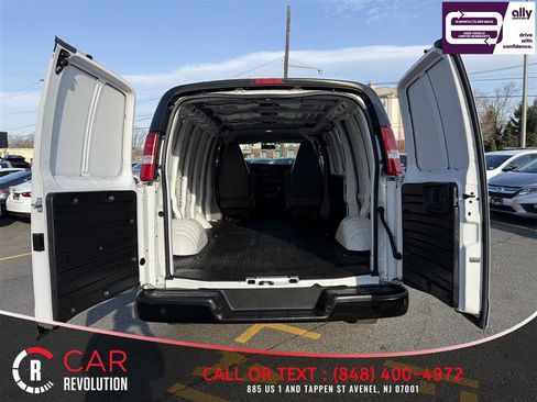 Used 2023 GMC Savana 2500 RWD image 6