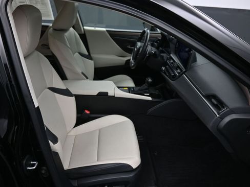 Used 2024 Lexus ES 300h w/ Premium Package image 26