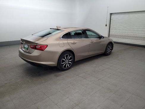 Used 2018 Chevrolet Malibu LT w/ Leather Package FWD image 10