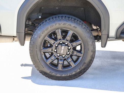 Used 2024 GMC Sierra 2500 AT4 w/ AT4 Premium Plus Package image 11