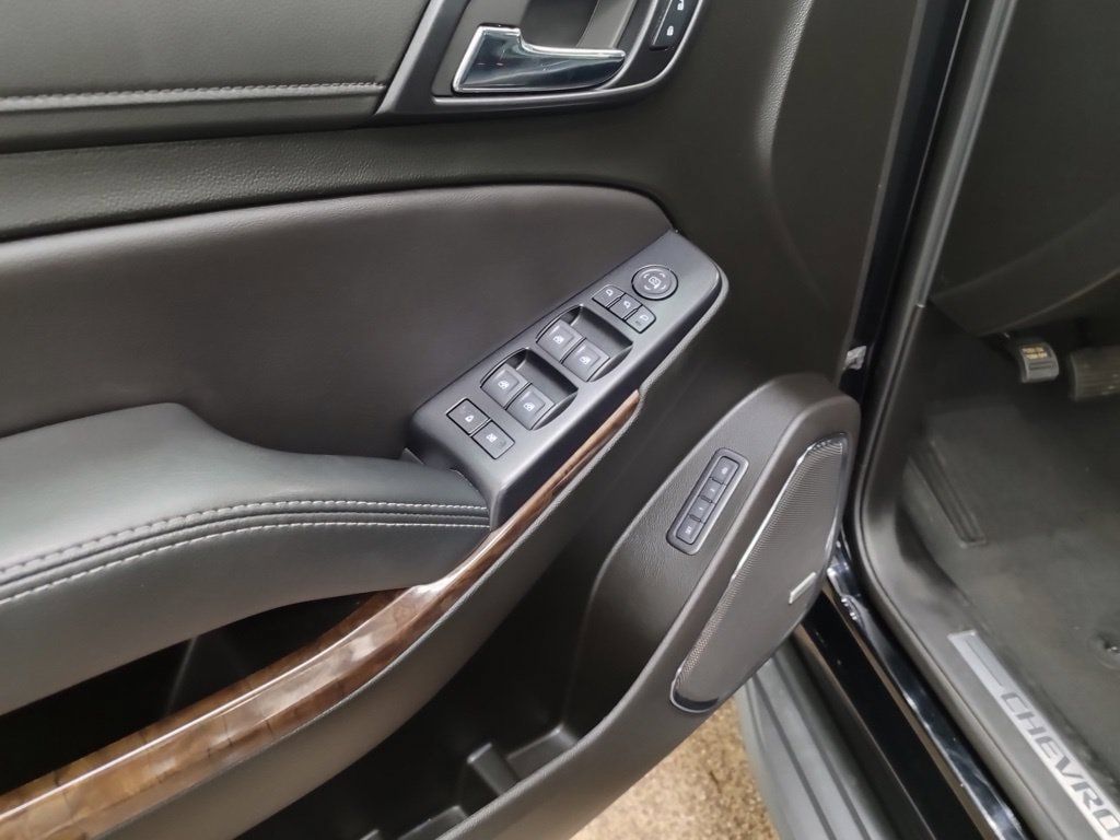 Used 2019 Chevrolet Tahoe LT w/ Luxury Package AWD/4WD image 11