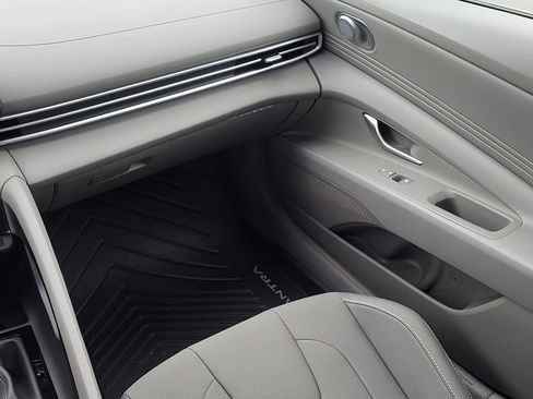 New 2025 Hyundai Elantra Sport image 8