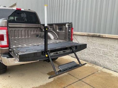 Used 2022 Ford F150 Lariat w/ Max Trailer Tow Package image 27