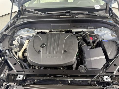 Certified 2024 Volvo XC60 B5 Plus AWD/4WD image 30