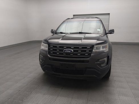 Used 2017 Ford Explorer XLT w/ Equipment Group 202A AWD/4WD image 15