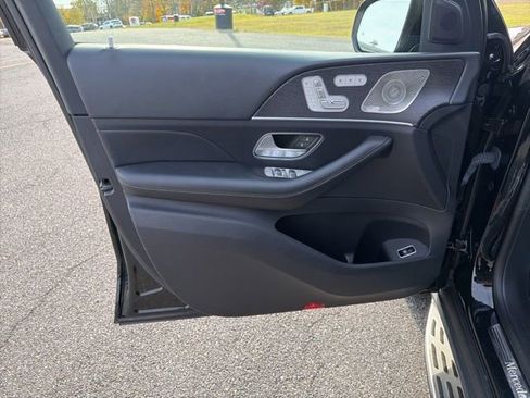 Used 2022 Mercedes-Benz GLS 450 4MATIC image 11