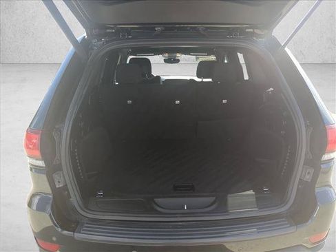 Used 2018 Jeep Grand Cherokee Laredo AWD/4WD image 6
