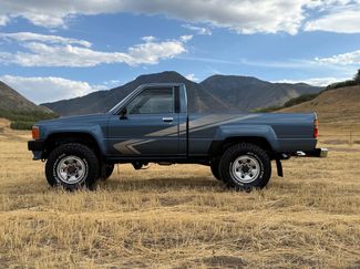 Used 1988 Toyota Pickup 4x4 Regular Cab video 1