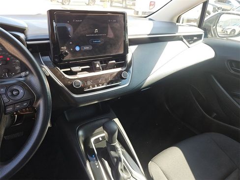 Used 2025 Toyota Corolla LE image 20