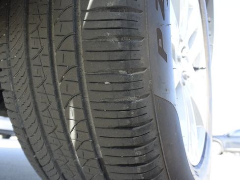 Used 2018 Ford Explorer XLT w/ Equipment Group 201A image 39