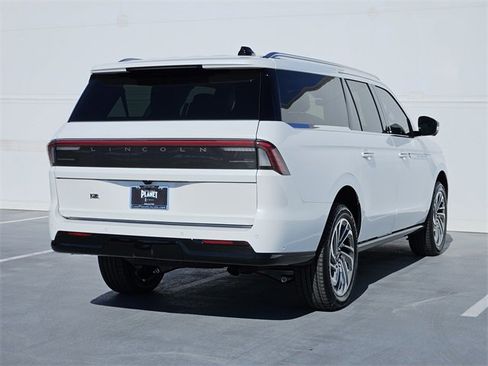 New 2025 Lincoln Navigator L Reserve image 7