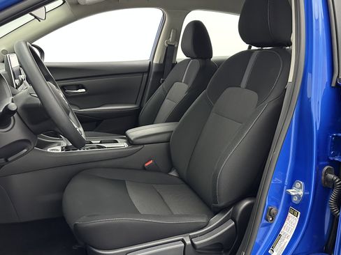 Used 2025 Nissan Sentra SV image 24