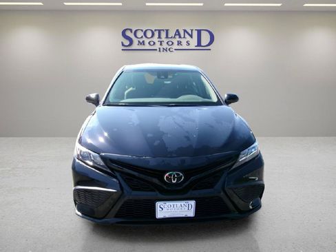 Used 2024 Toyota Camry SE FWD image 3