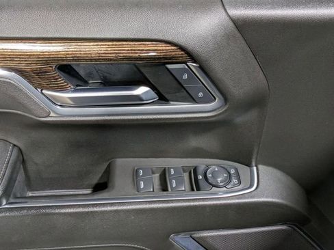 Used 2025 GMC Sierra 1500 Elevation image 14