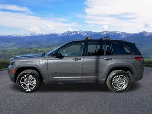 Used 2024 Jeep Grand Cherokee Trailhawk AWD/4WD image 2