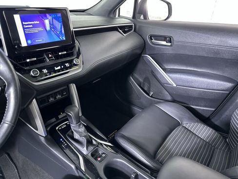 Used 2024 Toyota Corolla Cross AWD Hybrid w/ Convenience Package image 36