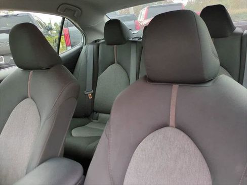 Certified 2019 Toyota Camry LE image 8