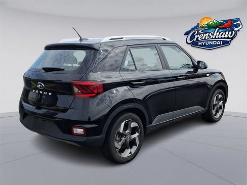 Used 2023 Hyundai Venue SEL FWD image 6