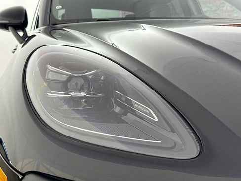 New 2025 Porsche Macan S AWD/4WD image 36